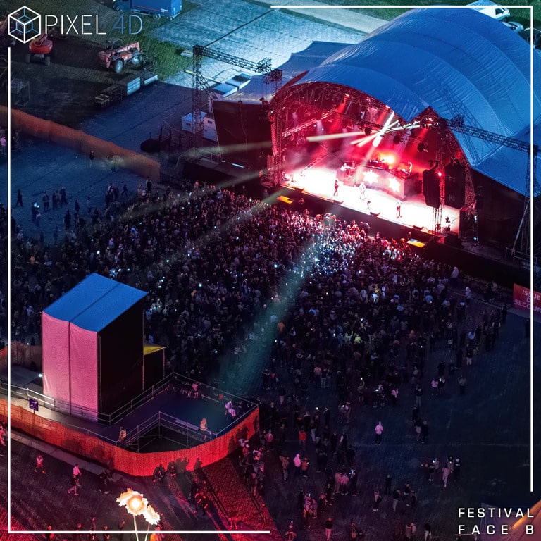 FESTIVAL-FACE-B-CHARLEVILLE-MEZIERES-ARDENNES-DRONE-VUE-AERIENNE-NUIT-SCENE-COPYRIGHT-PIXEL-4D