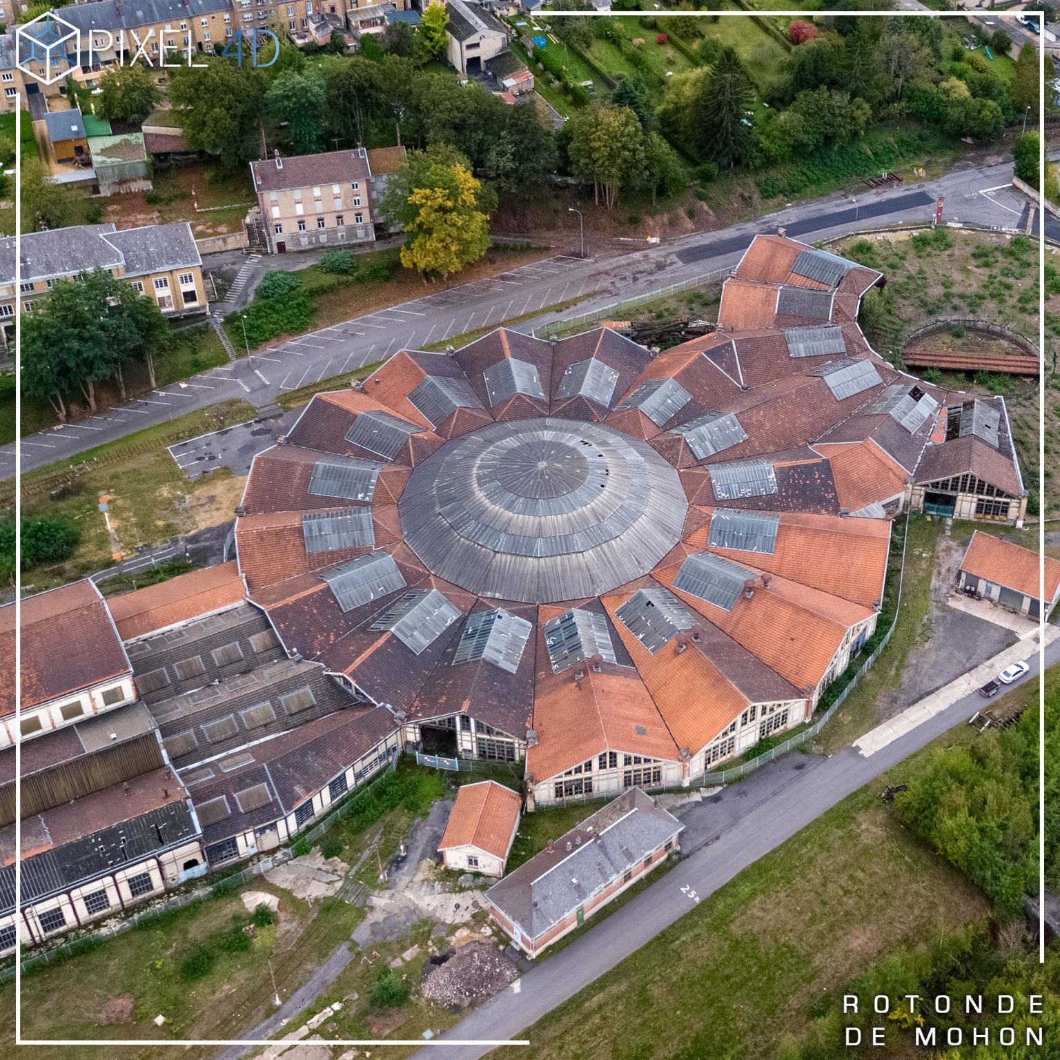 ROTONDE-DE-MOHON-VILLER-SEMEUSE-ARDENNES-GRAND-EST-DRONE-VUE-AERIENNE-GARE-TRAIN-TGV-COPYRIGHT-PIXEL-4D