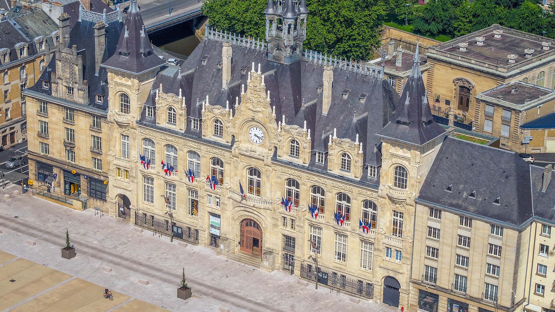 photo-hotel-de-ville-mairie-drone-aerienne