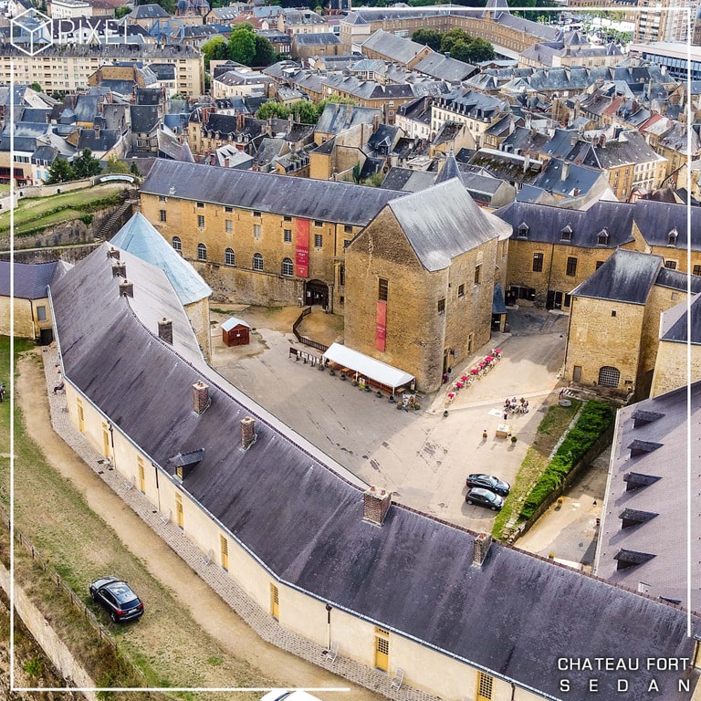 CHATEAU-FORT-SEDAN-ARDENNES-DRONE-VUE-AERIENNE-LE-PLUS-GRAND-CHATEAU-FORT-DEUROPE-COPYRIGHT-PIXEL-4D