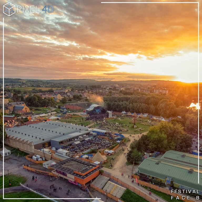 FESTIVAL-FACE-B-CHARLEVILLE-MEZIERES-DRONE-VUE-AERIENNE-COUCHE-SOLEIL-COPYRIGHT-PIXEL-4D